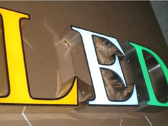 瑞金介绍LED招牌的基础知识。