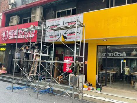 瑞金制作广告招牌如何避免它发黄？